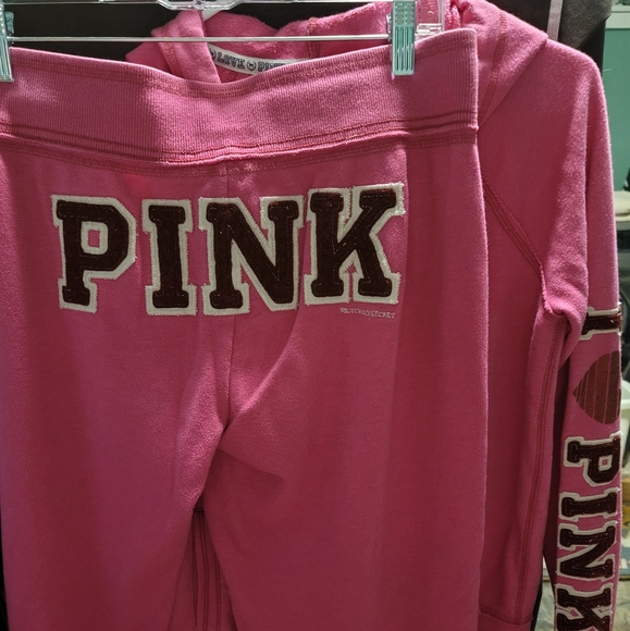 2 pc Outfit - Picture 2 of 3